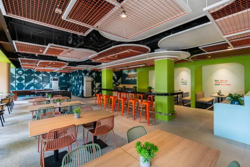 Facilities, Bayfront CoLive+ near Baseline Restaurant