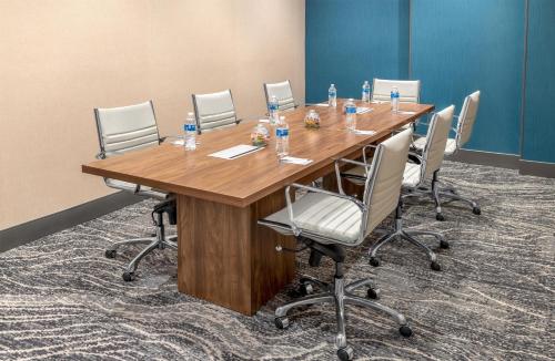 Hampton Inn & Suites Tacoma/Puyallup - image 13