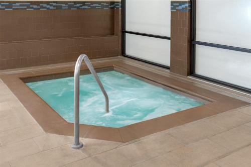 Hampton Inn & Suites Tacoma/Puyallup - image 6