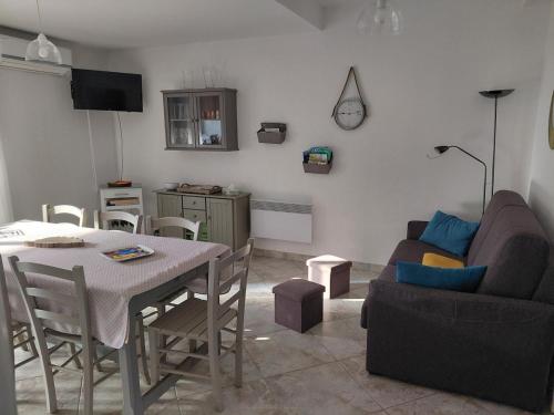 Appartement 4 pièces dans une petite résidence calme, climatisation et piscine (Appartement 4 pieces dans une petite residence calme, climatisation et piscine) in Oletta ciems