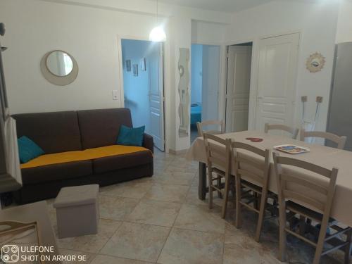 Appartement 4 pièces dans une petite résidence calme, climatisation et piscine (Appartement 4 pieces dans une petite residence calme, climatisation et piscine) in Oletta ciems