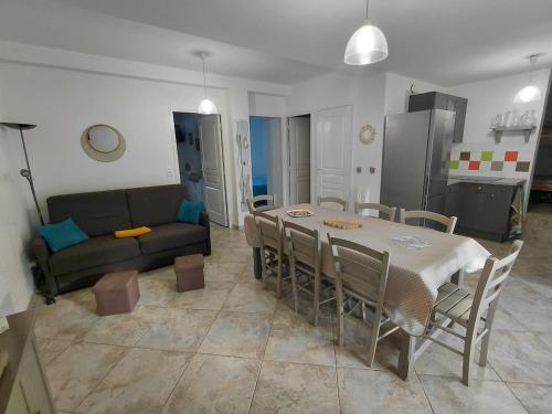 Appartement 4 pièces dans une petite résidence calme, climatisation et piscine (Appartement 4 pieces dans une petite residence calme, climatisation et piscine) in Oletta ciems