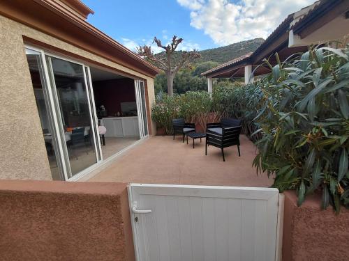 Appartement 4 pièces dans une petite résidence calme, climatisation et piscine (Appartement 4 pieces dans une petite residence calme, climatisation et piscine) in Oletta ciems