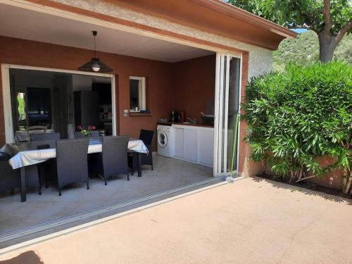 Appartement 4 pièces dans une petite résidence calme, climatisation et piscine (Appartement 4 pieces dans une petite residence calme, climatisation et piscine) in Oletta ciems