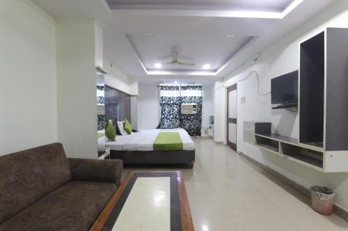 Hotel Dayal in Lucknow