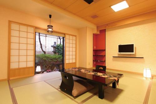 Japanese-Style Standard Room with Garden View