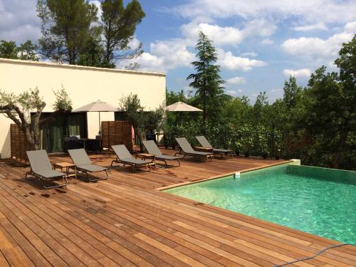 Sous les oliviers - Piscine chauffée à débordement- Studios climatisés