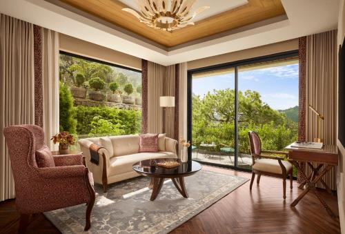 Storii By ITC Hotels Akanni Naina Tikkar in Pachhad