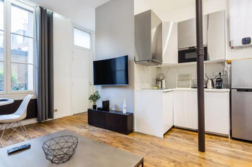Peaceful apartment - 1BR 4P - Eiffel Tower - image 8