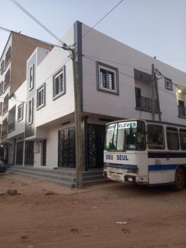 Fèmi (Femi) in Santhiaba