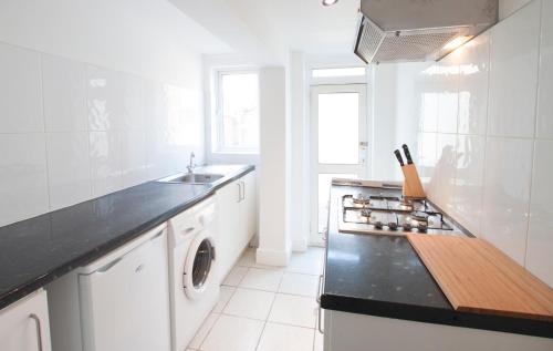 Concept Tooting Broadway 272 294 Up To 70 Off Book Now - 