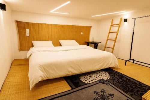 침대, Cozy Moroccan Studio in 샤라프