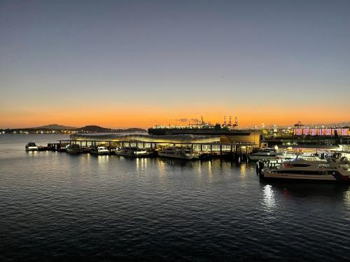 Princes Wharf - Spectacular Couple Getaway, Auckland