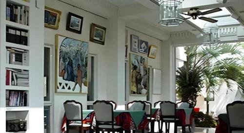 Arabian Art Hotel & Gallery