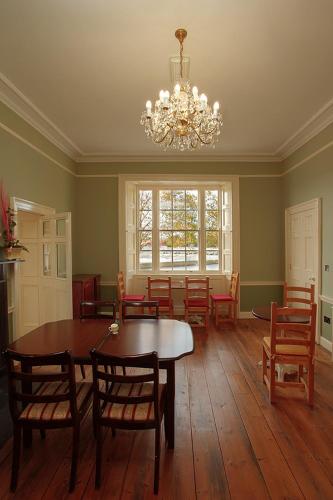 Corrib House Guest Accommodation - image 9
