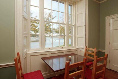 Corrib House Guest Accommodation - image 2
