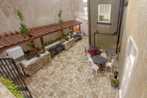 Corrib House Guest Accommodation - image 11