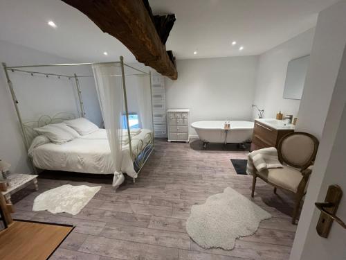 Gîte romantique dans maison vigneronne - Location saisonnière - Châtel-Guyon