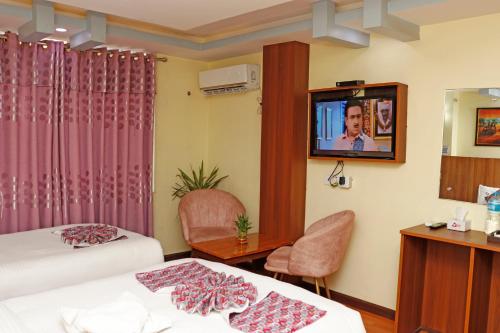 room detail thumbnail 1
