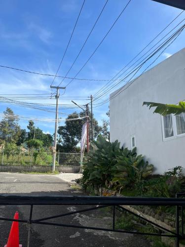 Фасада на хотела, Homestay Rancabango A4 Garut in Tarogong Kaler
