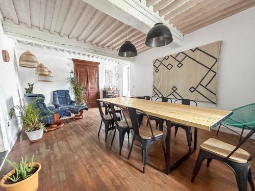 Банкетна зала, Maison 200m2 Grand Jardin & Parking in Bougé-Chambalud