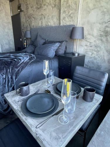 Trendy City Studio 72 on Kloof - Airscape - Cape Town