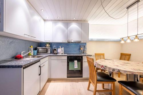Large Apartment In The Vacation Center Whirlpool in Diemtigen