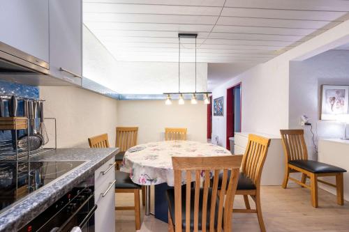 Large Apartment In The Vacation Center Whirlpool in Diemtigen