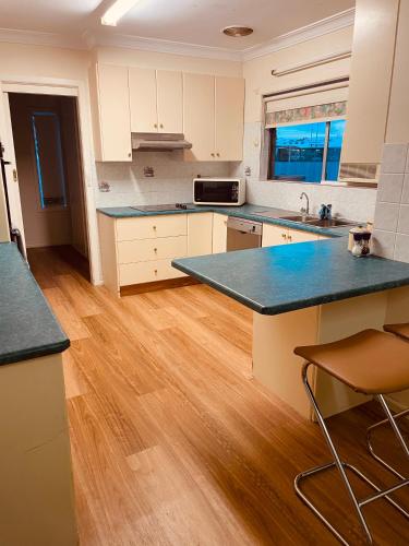 3 bedroom Creswell Street Cottage - Pet Friendly in เวสต์ วาลอง