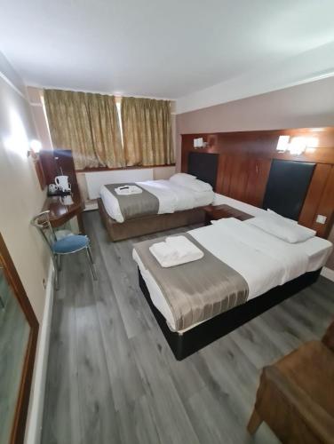 room detail thumbnail 1