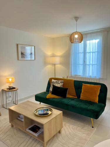 Appartement T2 neuf Dinard, avec grande cour, à 300m de la plage, en rez-de-chaussée - Location saisonnière - Dinard