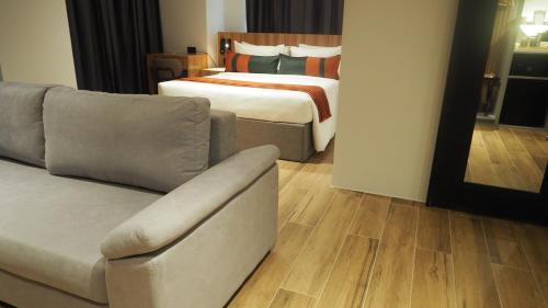 Room, deluxe, family