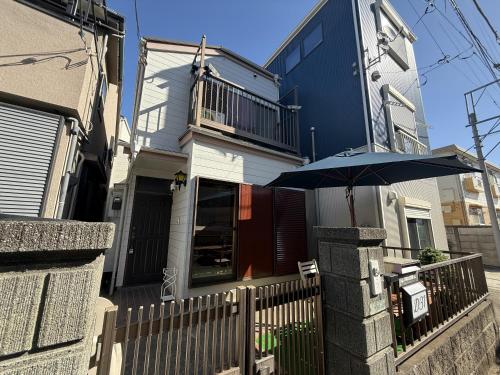 Two bathrooms, two toilets 6 mins walking distance from Keisei Takasago Station