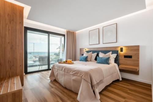 Luxury Seafront Escape I in Canical