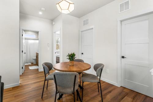 The Downtown Loft - image 3