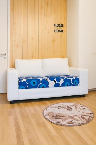Cozy 2-Bedroom Apartment- 300m to Metro & Shops, Helsinki
