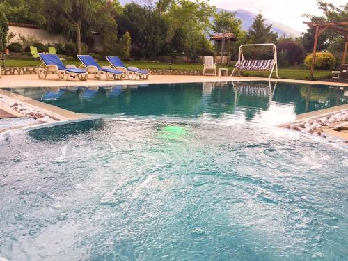 Villa Madera - Spacious House with Swimming Pool, Sauna and Pool Table in Panichishte
