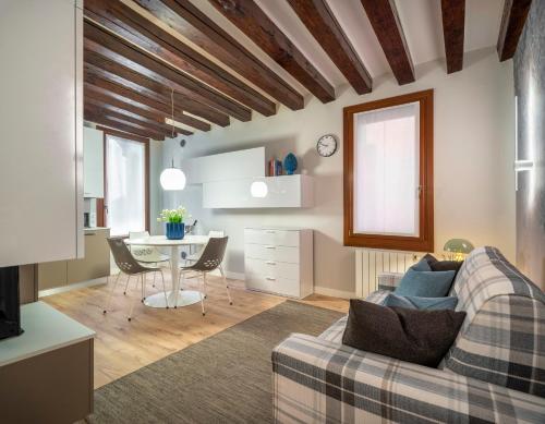 Ca D'oro Charming Apartment R&R - image 8
