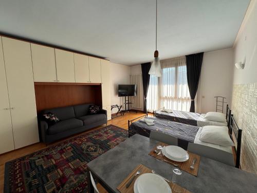  OTB Italia 1 - Luminoso appartamento tra Venezia e Treviso con Terrazza e Posto auto Coperto, Ferienwohnung in Preganziol