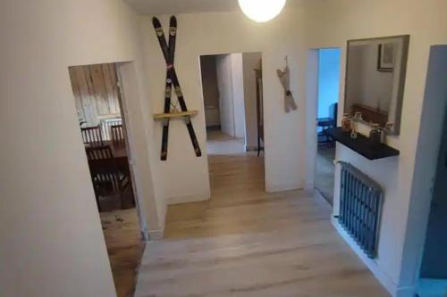 3 Bed - Sleeps 8 - Mountain View - Balcony - Pets in Saint-Beat