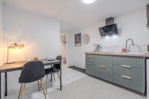 Home designed Especially for Groups in Vaires-sur-Marne