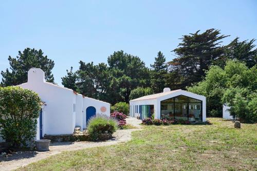 Unique Windmill And Farmhouse With Timeless Beauty in 利勒迪厄