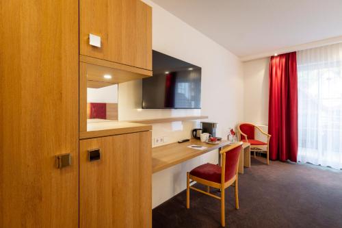 المرافق, Hotel Rossle Berneck in التينستيج