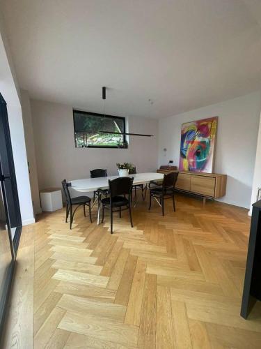 House in a green location in Strassgang