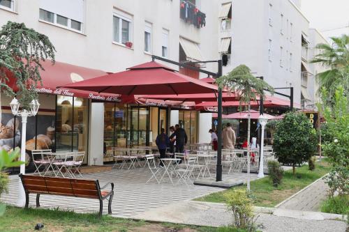 Luxe Living Suites - Kompleksi Kontakt Magnet, Tirana (Foto 6)