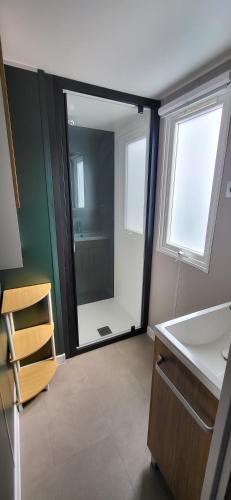 Mobil home 8 personnes near Chapelle Notre-Dame-de-Jerusalem