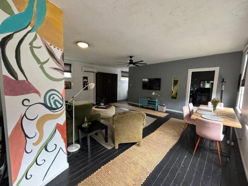 Algiers Point studio w full kitchen - main image