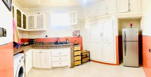 Charment appartement Au centre ville, internet Fibre, canal plus, chaînes internationales (Charment appartement Au centre ville, internet Fibre, canal plus, chaines internationales) in 엘 마시라