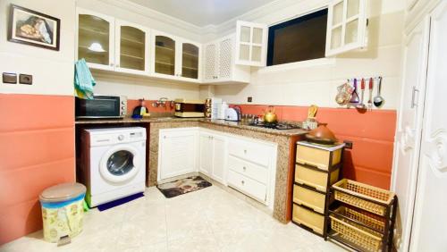 Charment appartement Au centre ville, internet Fibre, canal plus, chaînes internationales (Charment appartement Au centre ville, internet Fibre, canal plus, chaines internationales) in 엘 마시라