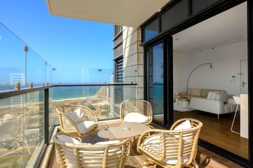 O&O Group- Stylish 3BR Family Retreat in Bat Yam